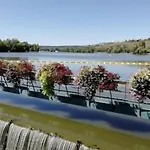 Chambre Cocoon Dans Une Maison Avec Spa Et Jardin En Centre Ville
